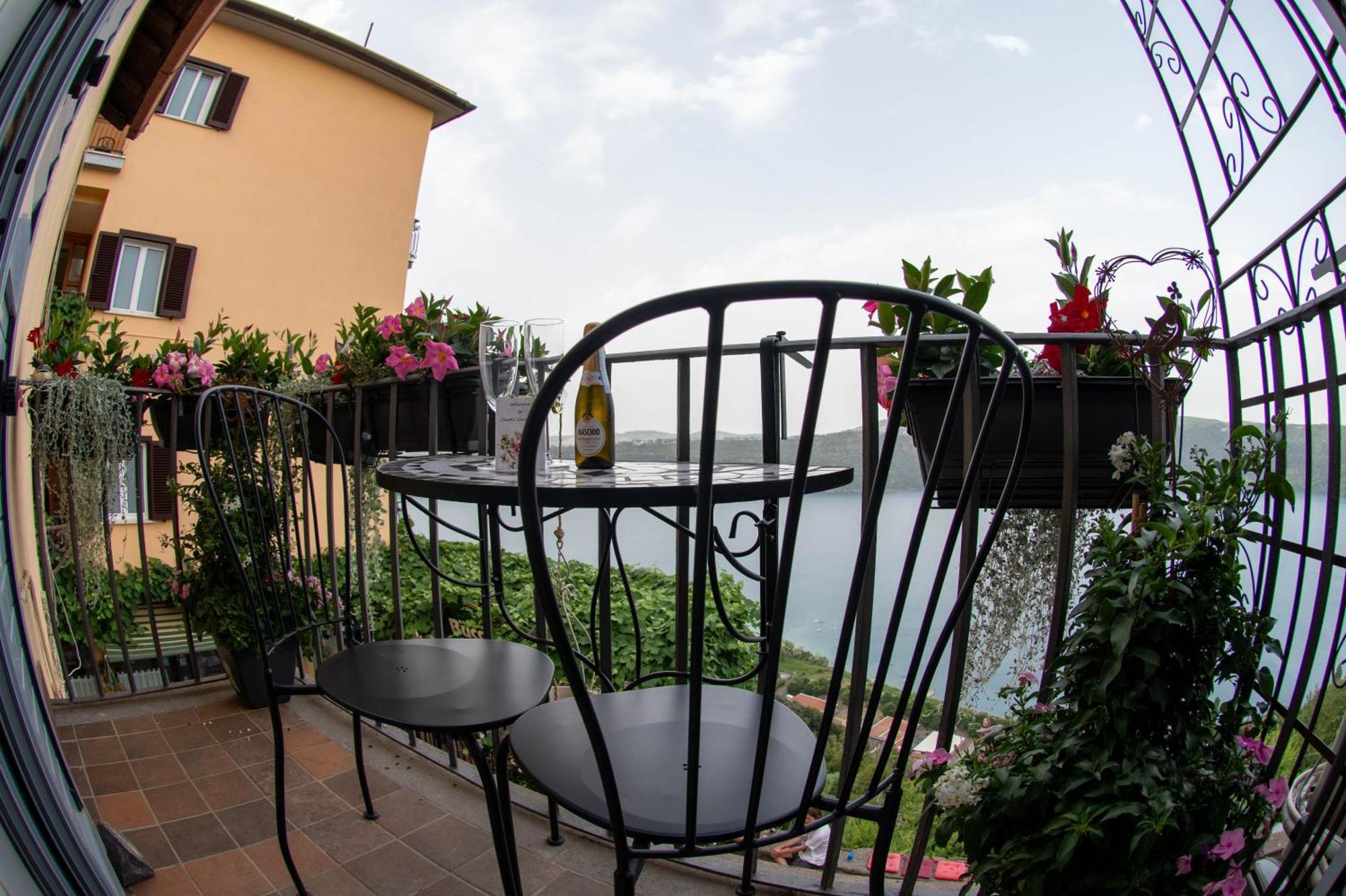 B&B Carpe Diem Vista Lago Castel Gandolfo Buitenkant foto