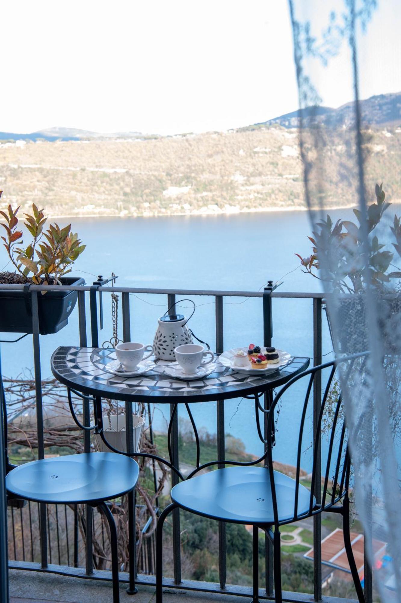 B&B Carpe Diem Vista Lago Castel Gandolfo Buitenkant foto